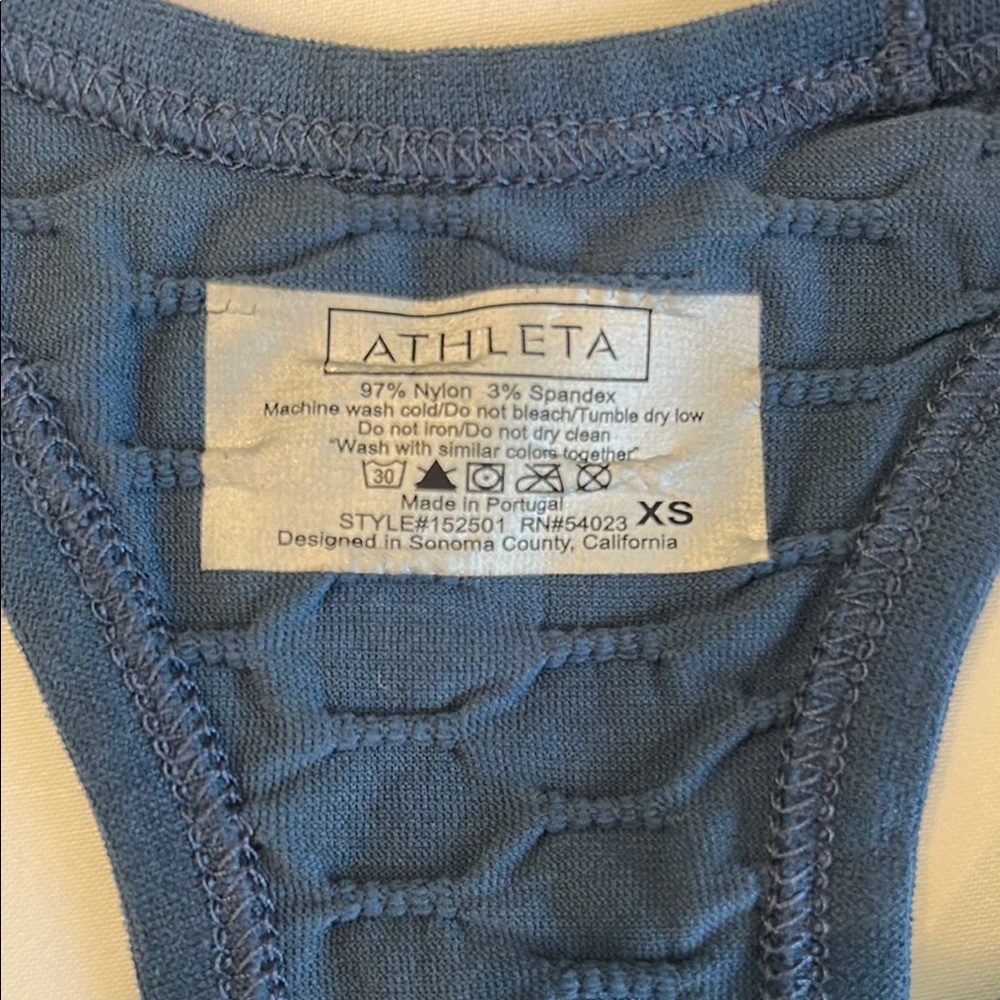 Athleta Textured Blue Activewear Top - Picture 3 of 3